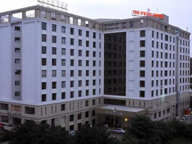 Pride Plaza Hotel, Ахмедабад Экстерьер фото